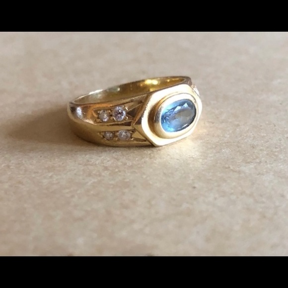 Jewelry - Vintage 18kt Gold Ring w Aquamarine & Diamonds